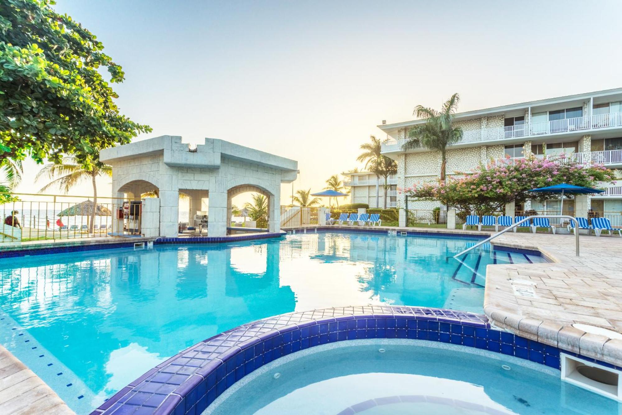 Catalonia Montego Bay Hotel Exterior photo