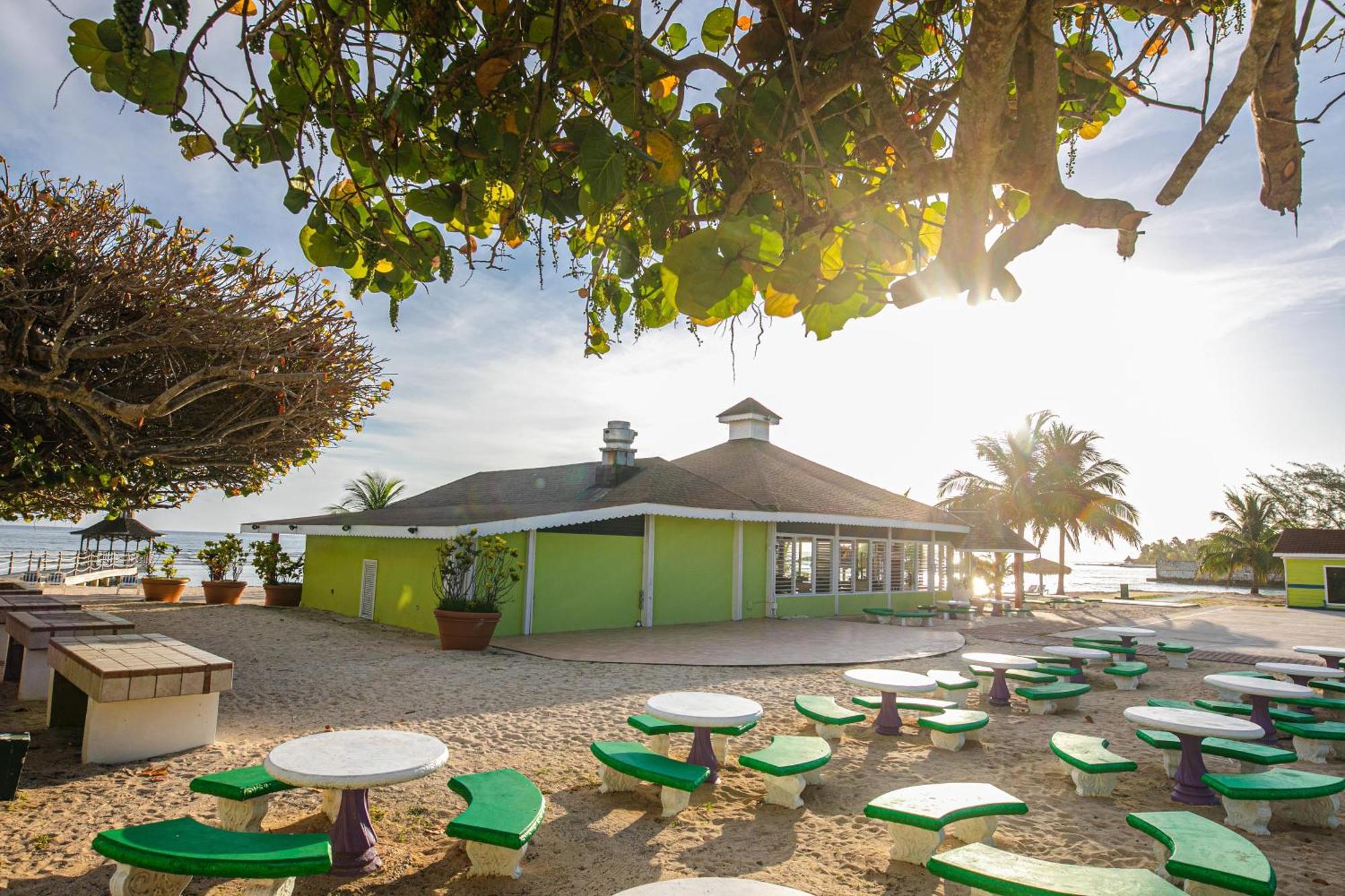 Catalonia Montego Bay Hotel Exterior photo