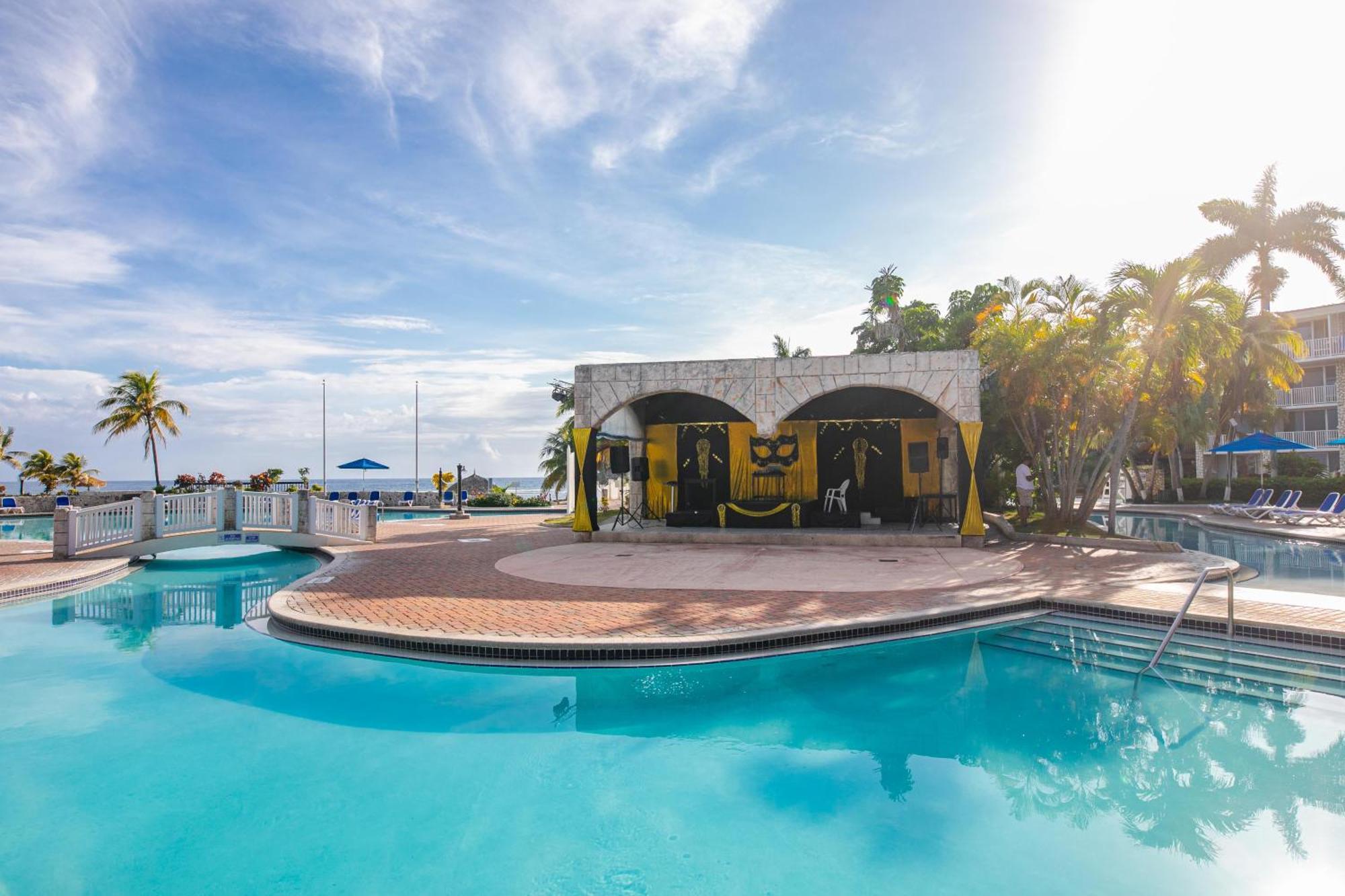 Catalonia Montego Bay Hotel Exterior photo