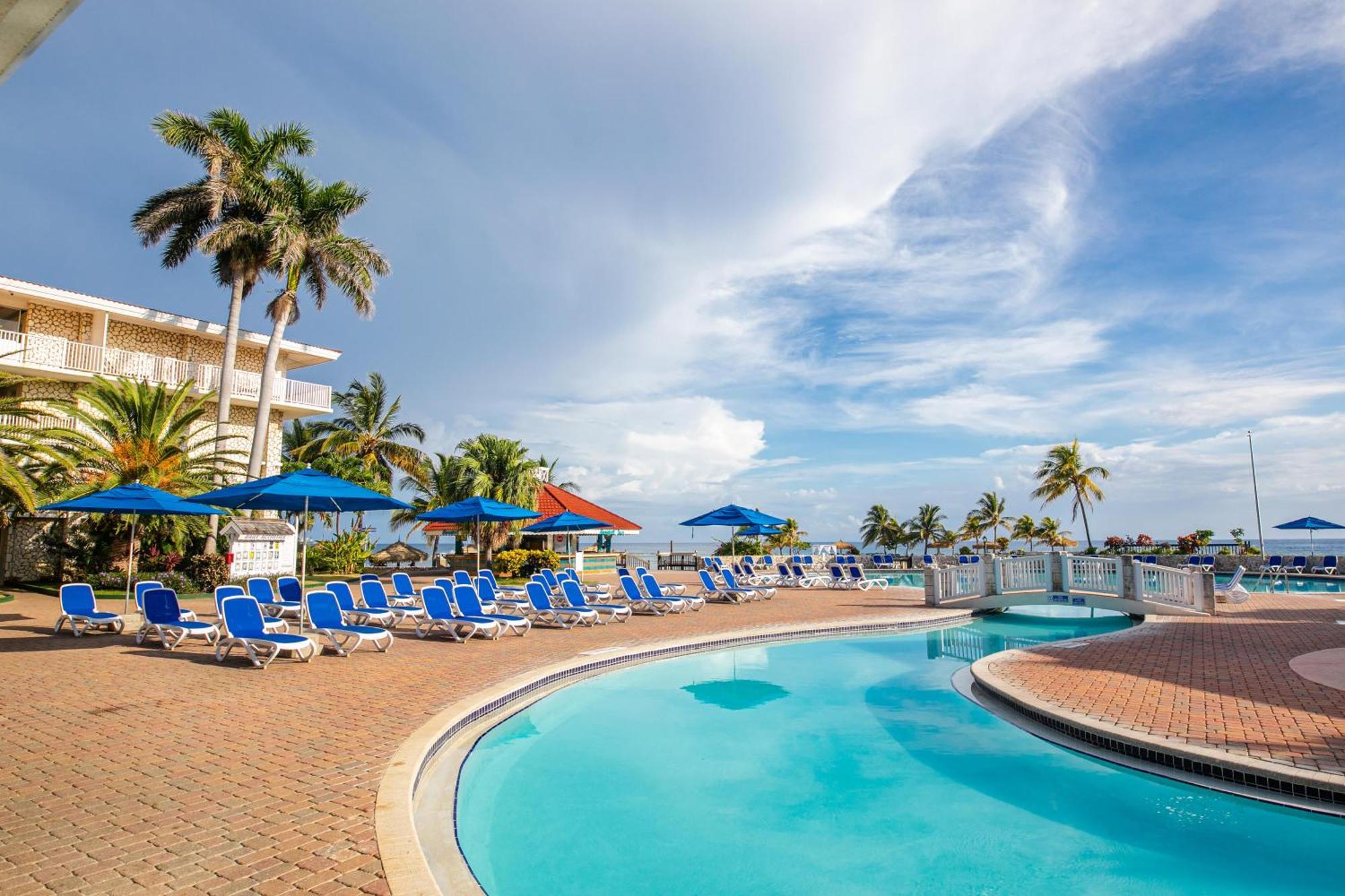 Catalonia Montego Bay Hotel Exterior photo