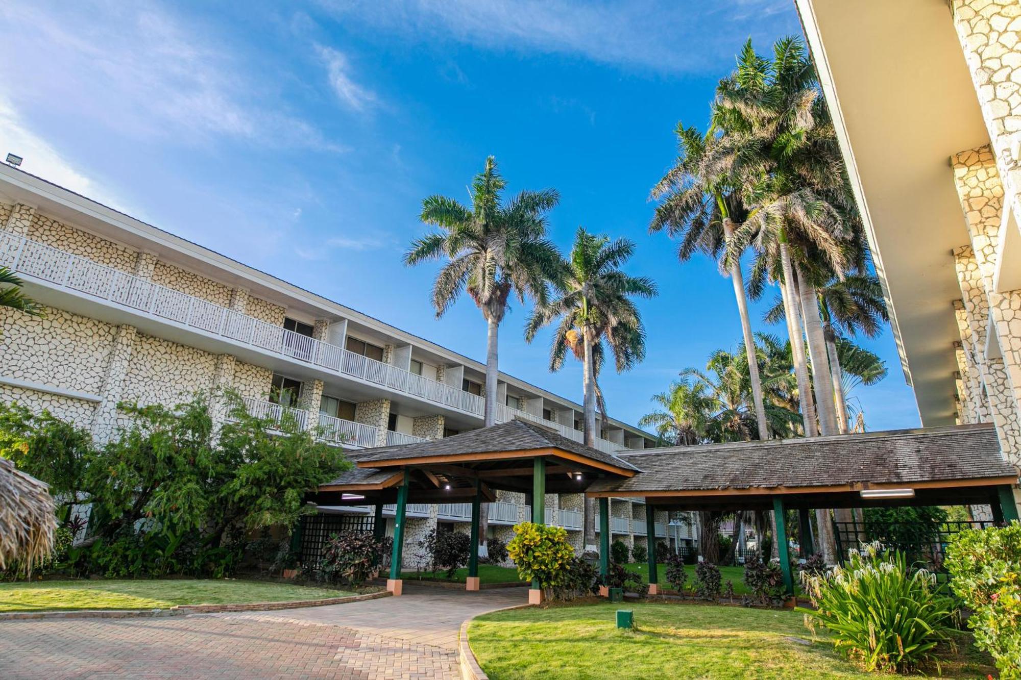 Catalonia Montego Bay Hotel Exterior photo