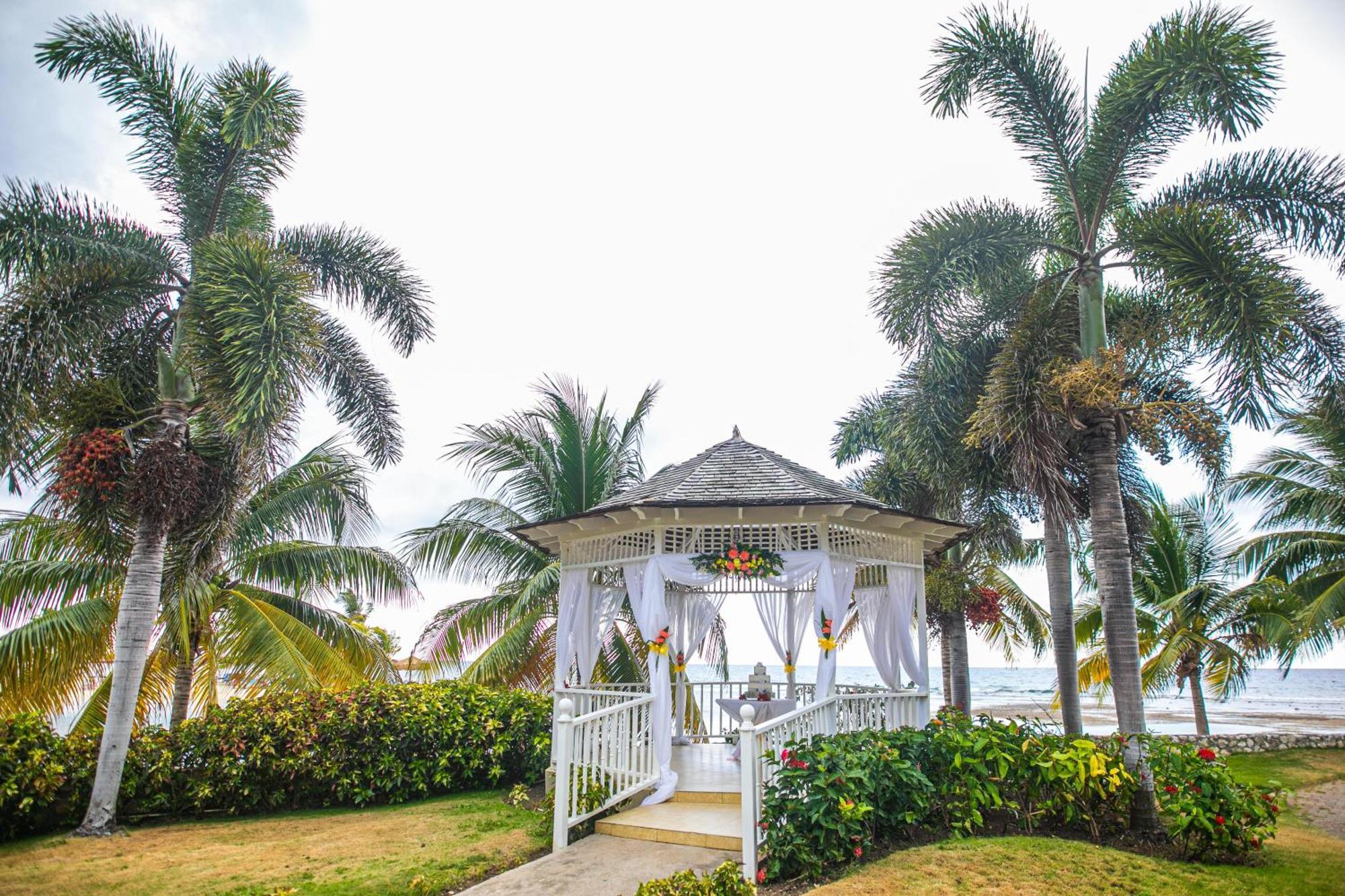 Catalonia Montego Bay Hotel Exterior photo