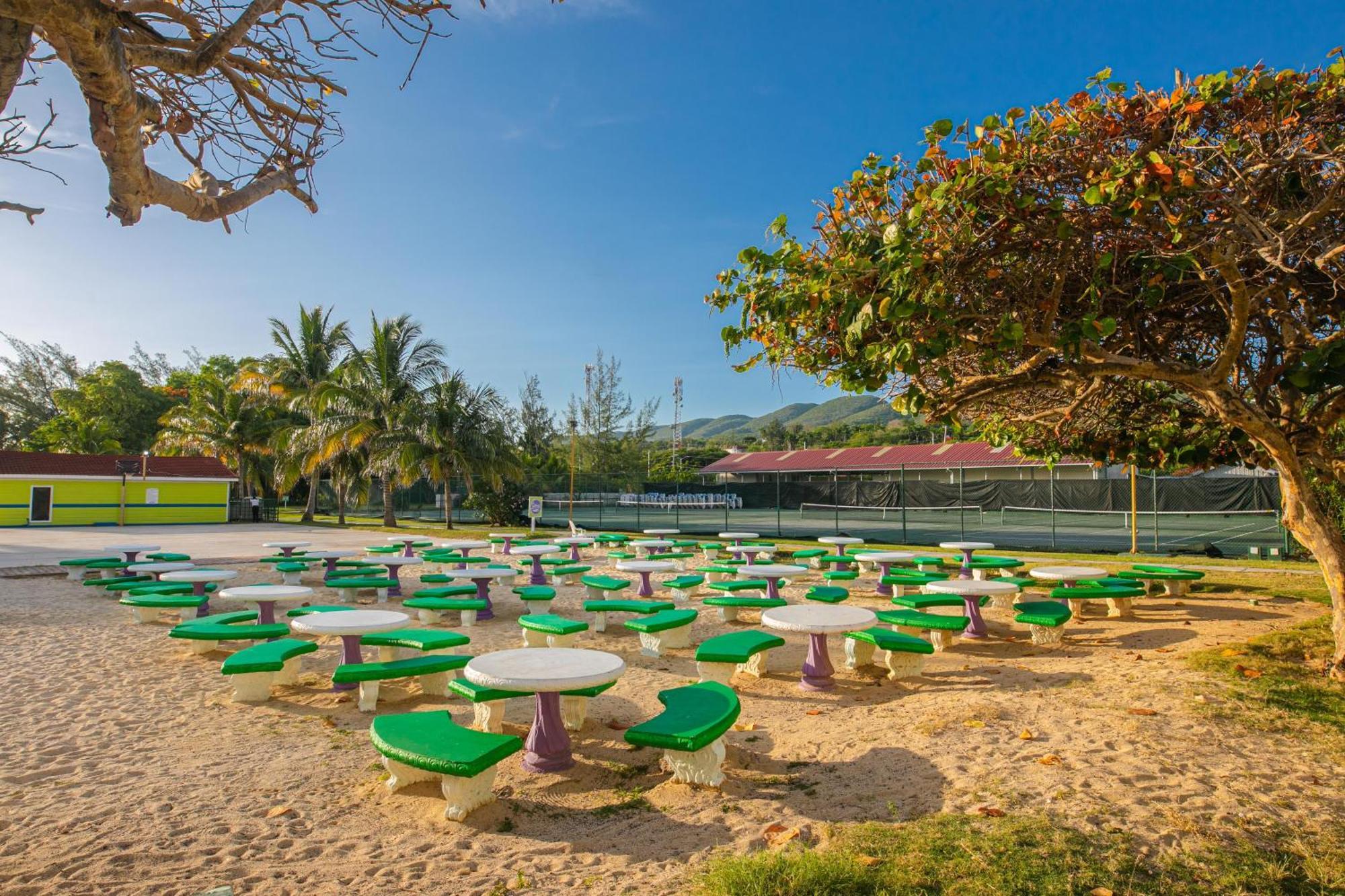 Catalonia Montego Bay Hotel Exterior photo