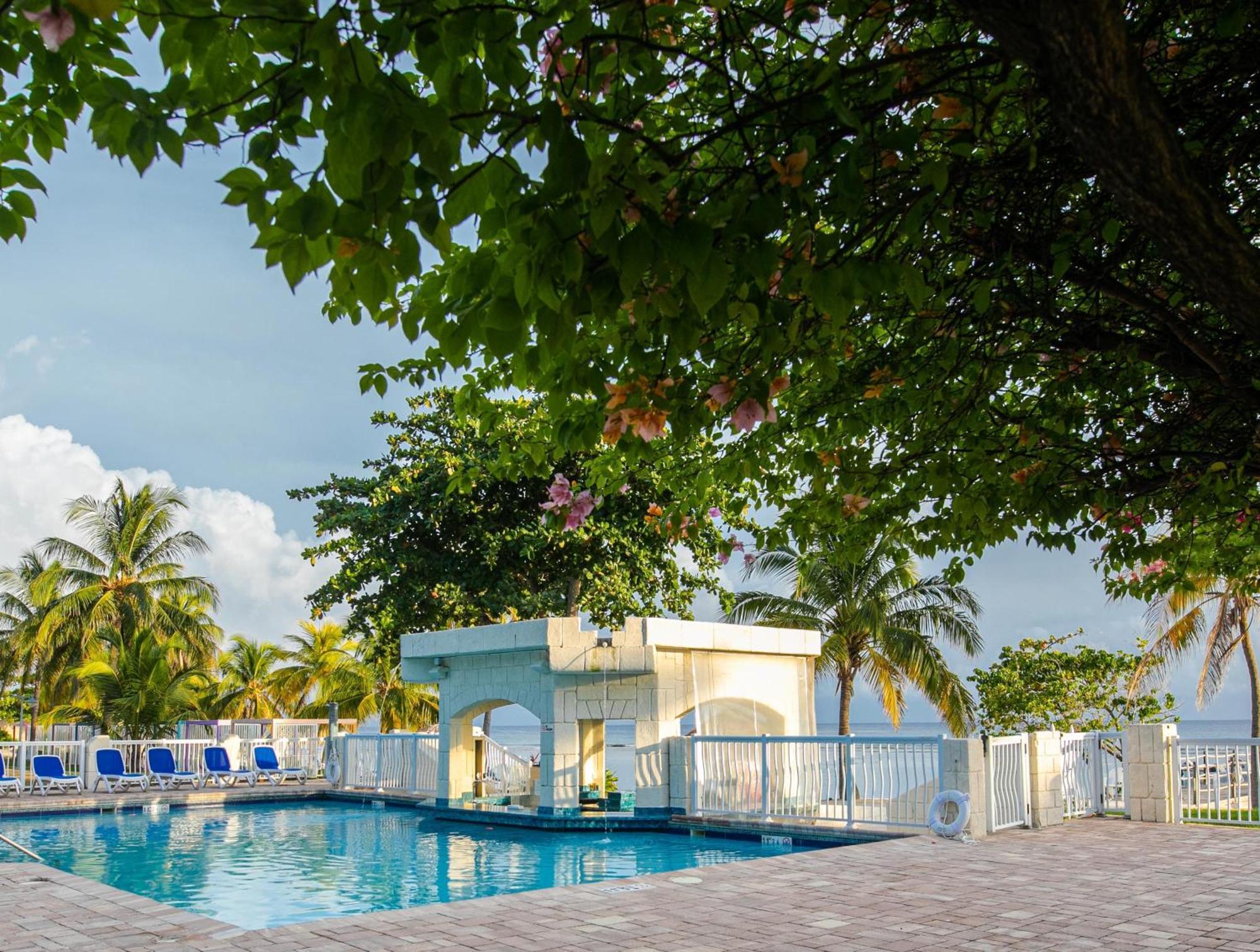 Catalonia Montego Bay Hotel Exterior photo