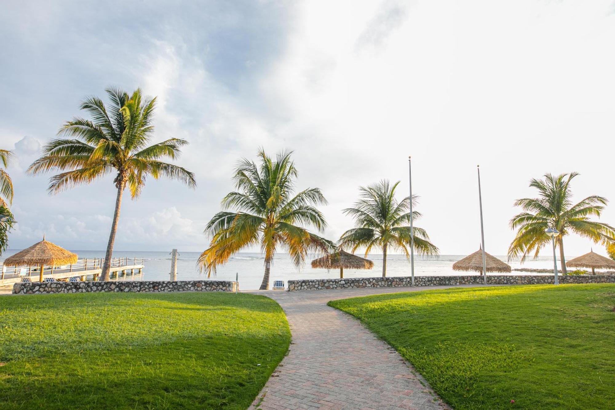 Catalonia Montego Bay Hotel Exterior photo