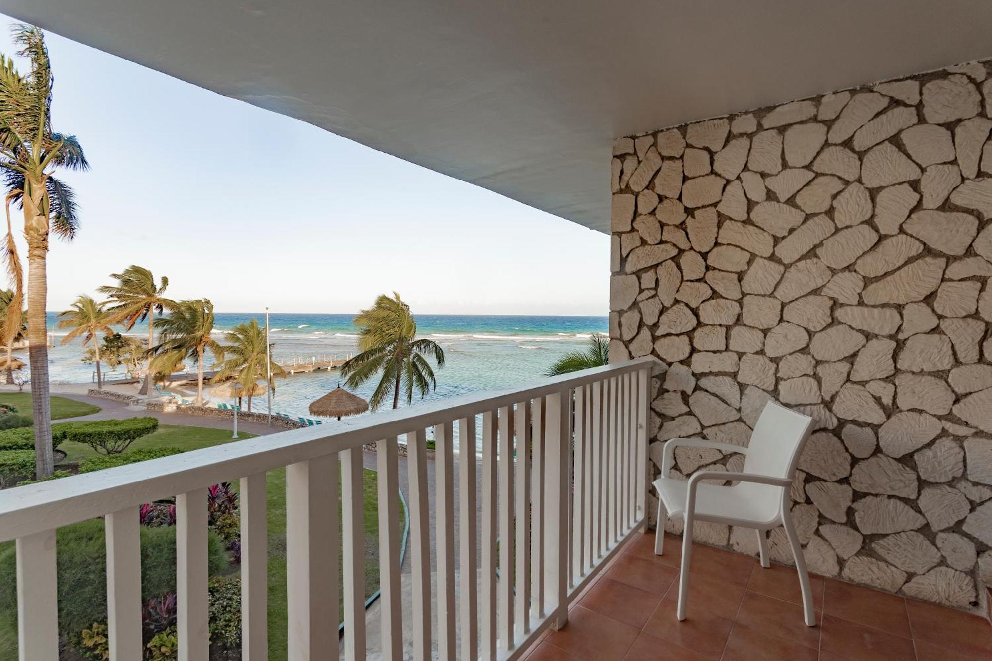 Catalonia Montego Bay Hotel Exterior photo